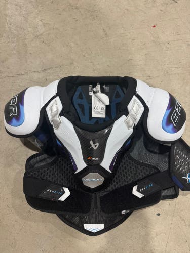 Medium Junior Bauer Vapor Flylite Shoulder Pads (New)
