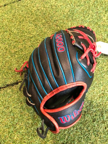 Wilson A2000 RH Pitcher's Baseball Glove 11" (Used)
