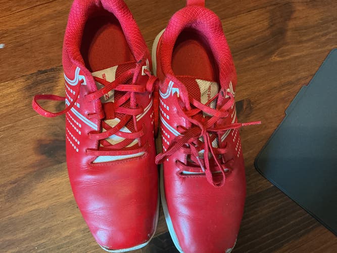 Red Men's Size M 9.0 (W 10.0) Youth Low Top Turf Cleats (Used)