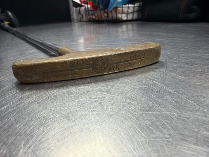 Titleist Bullseye Blade Right Handed Putter 35" (Used)