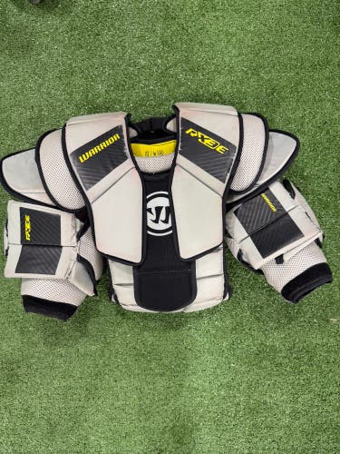 Warrior Ritual X3E Goalie Chest Protector | Junior Small/Medium
