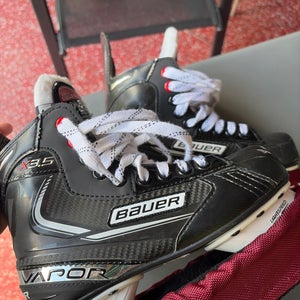 Black 2021 Bauer Vapor 3X Pro Hockey Skates Regular Width Size 3 (Used)