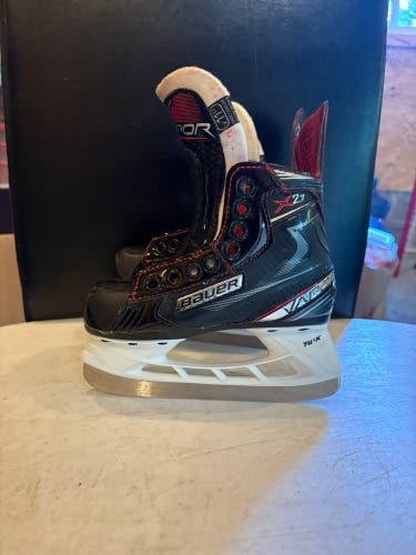 2019 Bauer Vapor X2.7 Hockey Skates Regular Width 11 (New)