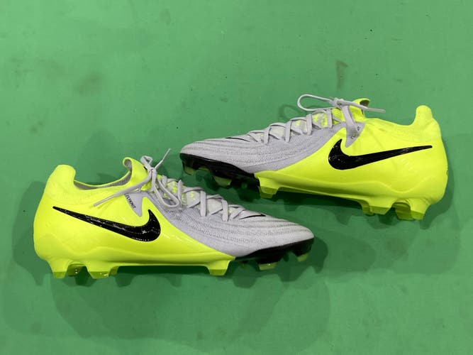 Men's Size M 7.5 (W 8.5) Nike Phantom GX Cleats (Used)