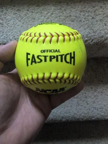 Rawlings NCAA FP12BB Softballs (9)