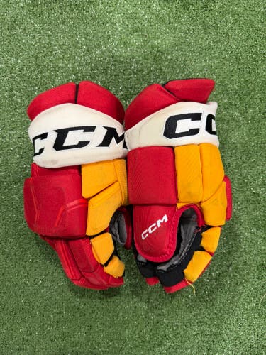 CCM HGQL Gloves | 15" | Calgary Flames Pro Stock