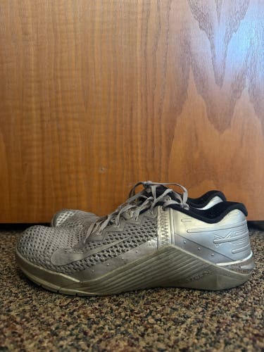 Silver Men's Size M 10.5 (W 11.5) Adult Nike Metcon 6 Shoes (Used)