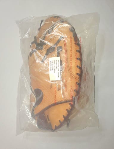 MacGregor MCCM200X RH Catchers Mitt - 33.5"