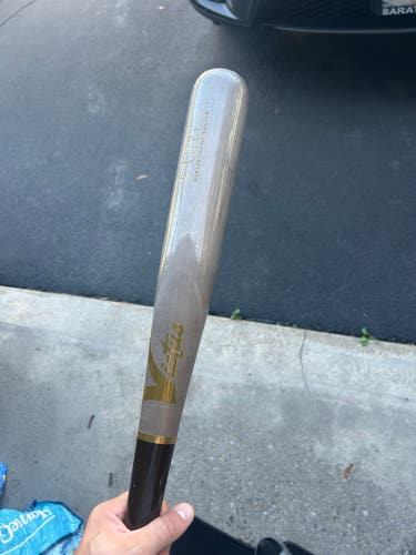 Victus AXE