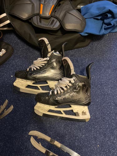 2024 Bauer Supreme M50 Pro Hockey Skates Wide Width 7.5 (Used)