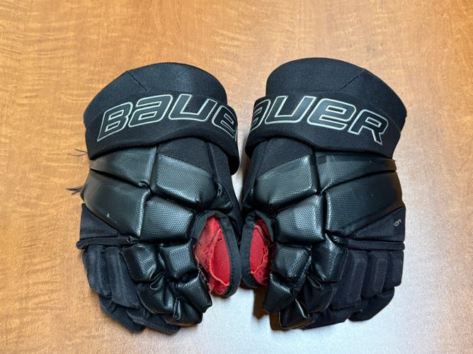 Used Junior Bauer Vapor 3X Gloves 12"