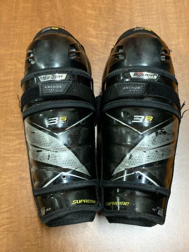 Junior Bauer Supreme 3S Pro Shin Pads 11" (Used)