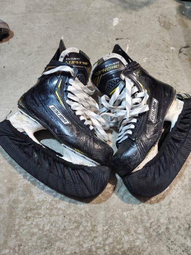 Black Bauer Supreme 2S Pro Hockey Skates 7.5 (Used)