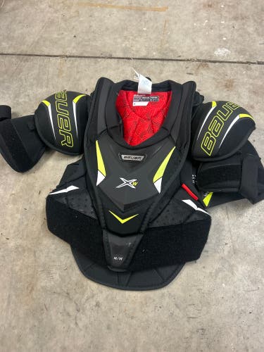 Women's Medium Intermediate Bauer Vapor X Shoulder Pads (Used)