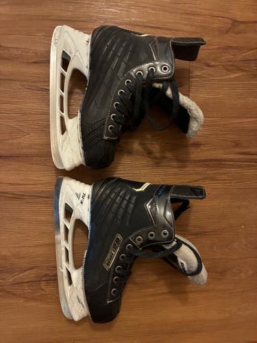 READ NOTES Bauer Nexus 7000 Hockey Skates Regular Width Size 5.5 (Used)