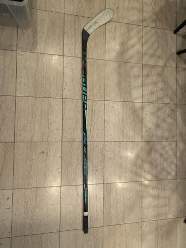 Intermediate Bauer Pulse Right Handed Hockey Stick P28 55 Flex (Used)