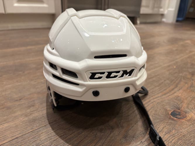 Medium CCM Tacks 910 Helmet (Used)