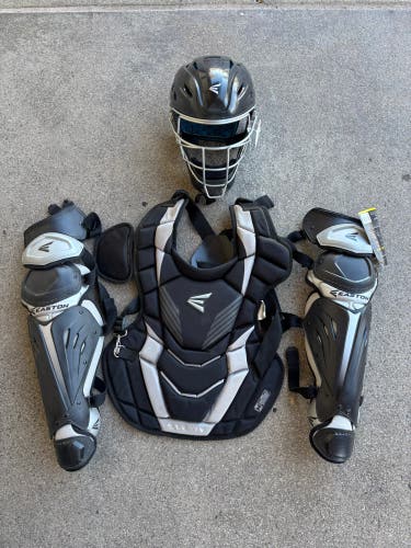 Intermediate Easton Game Time Catcher's Set