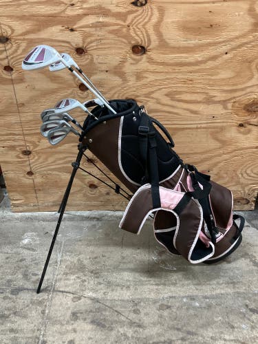 Used Women's Xterra Right Handed Complete Golf Set