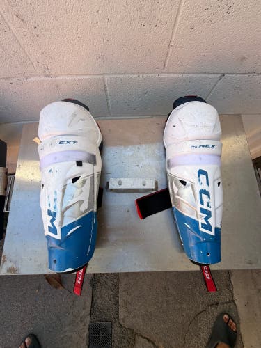 Junior CCM 11" Shin Pads (Used)