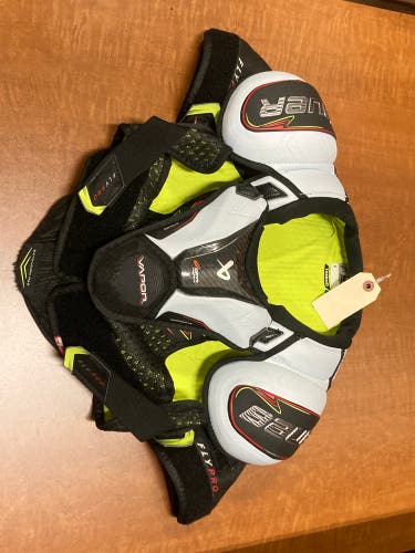 Used Junior Medium Bauer Vapor Flypro Shoulder Pads