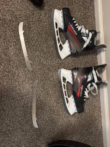 2021 Bauer Vapor 3X Hockey Skates Regular Width 9 (Used)