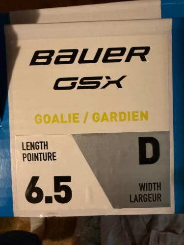 Bauer gsx Hockey goalie Skates Regular Width Size 6.5 (Used)