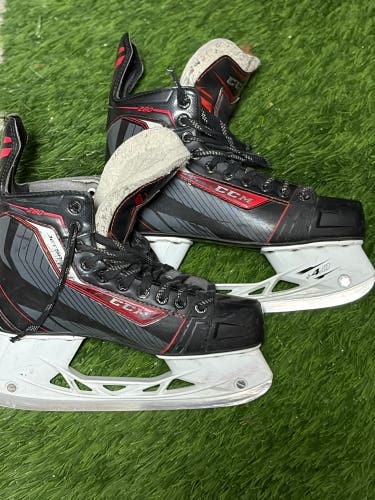 Black 2015 CCM JetSpeed 280 Hockey Skates Regular Width 7.5 (Used)