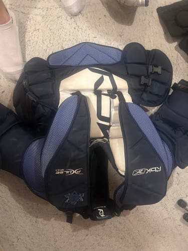 Medium Reebok AB XPulse 6.0 Goalie Chest Protector (Used)