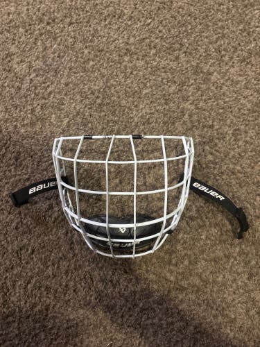 Small Bauer True Vision Full Cage (Used)