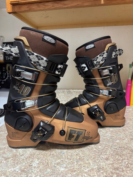 26.5 MP Full Tilt First Chair 10 Downhill Ski Boots Stiff Flex 10 intuition Moldable