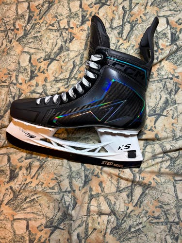 2026 CCM Vizion Hockey Skates Regular Width 10.5 (New)