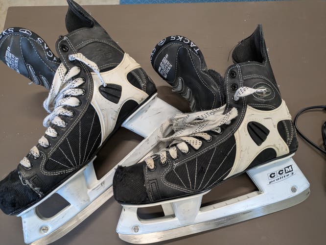 CCM Super Tacks 652 Hockey Skates Regular Width 12 (Used)