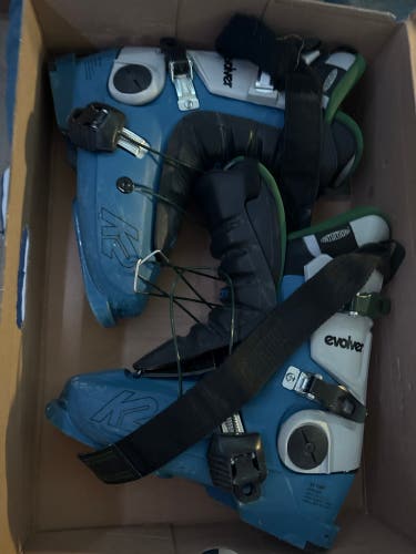 Mondo 27 & 27.5 Unisex K2 Evolver Park Ski Boots Soft Flex (Used)