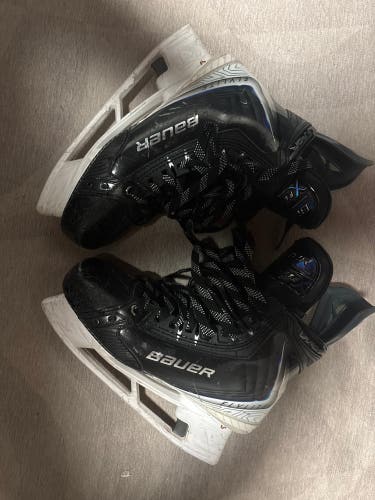 2025 Bauer Vapor Flylite Hockey Skates 8.5 (Used)