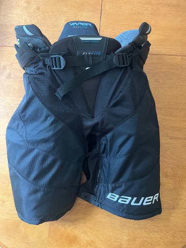 Senior Medium Bauer Vapor Flylite Hockey Pants (Used)