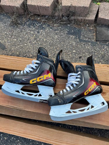 2025 CCM JetSpeed FT8 Pro Hockey Skates Regular Width Pro Stock 8.5 (Used)