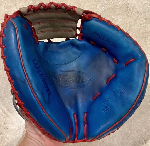 Wilson A2000 M1 custom RH Catcher's Baseball Glove 33.5" (Used)