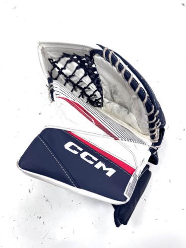 Used CCM AXIS 2.5 Junior Goalie Catcher None 11860-S000314748
