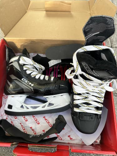 CCM Tacks Vector Plus Hockey Skates Regular Width Size 3.5 (New)