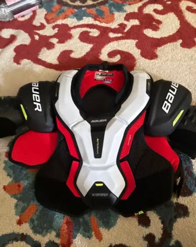 Like New Pro Stocked  Men's Large Senior Bauer Vapor Hyperlite Shoulder Pads Pro Stock (New)