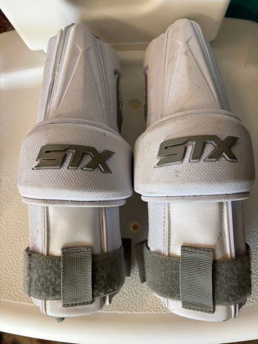 Small Youth STX Stallion 1k Arm Pads (Used)