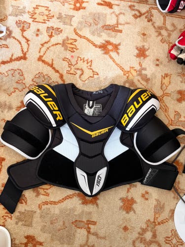 Men's XL Senior Bauer Supreme 150 Shoulder Pads (New)
