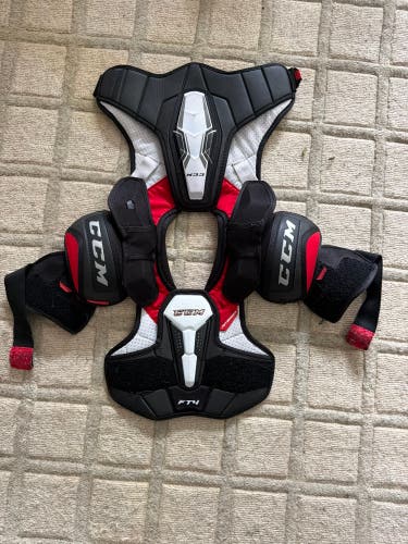 Men's Small Junior CCM JetSpeed FT4 Shoulder Pads (Used)