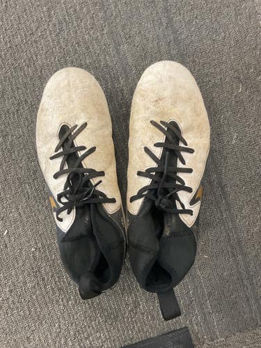 Used Nike Soccer Cleats Black Junior 04.5 11614-S000243124
