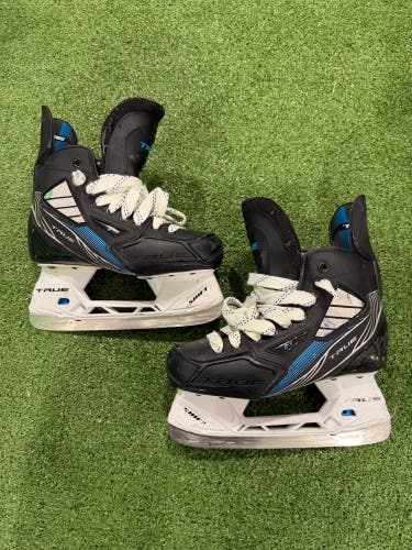 True TF9 Hockey Skates | Size 4R