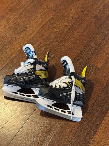 2020 Bauer Supreme 3S Hockey Skates Regular Width 8 (Used)