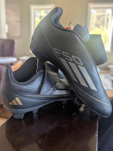 Black Kids 1Y (Big Kids / Youth) Adidas F50 Hyperfast Velcro Cleats (Used)