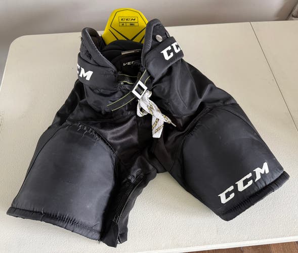 Junior Small CCM Vector Plus Hockey Pants (Used)
