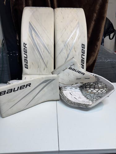 33" 2024 Bauer Hyperlite 2 Regular Goalie Full Set (Used)
